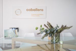 Estudio taller empresa Acabados Caballero, oficina.