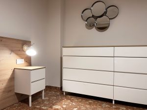 Cómoda y mesita de diseño exclusivo